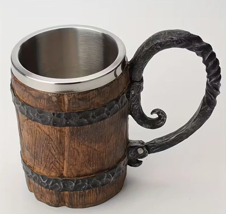 Vikingský krígeľ s personalizovaným koženým emblémom