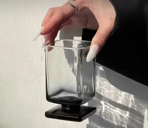 Sada dizajnových pohárov s čiernym dnom a gravírovaním