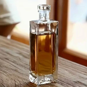 Elegantná štvorcová fľaša s gravírovaním (500 ml)