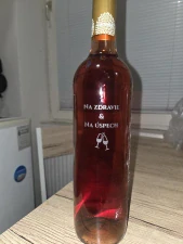 Exkluzívne gravírovanie na fľaše (víno, whisky, a iné)