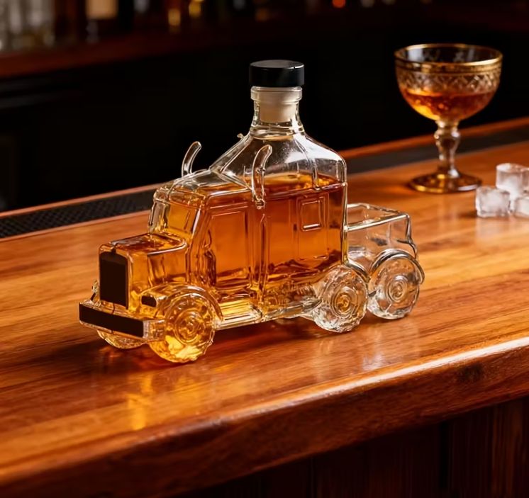 Karafa "AMERICAN TRUCK" – Limited Wood Edition (S čerešňovým drevom)