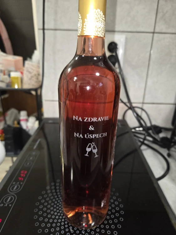 Exkluzívne gravírovanie na fľaše (víno, whisky, a iné)
