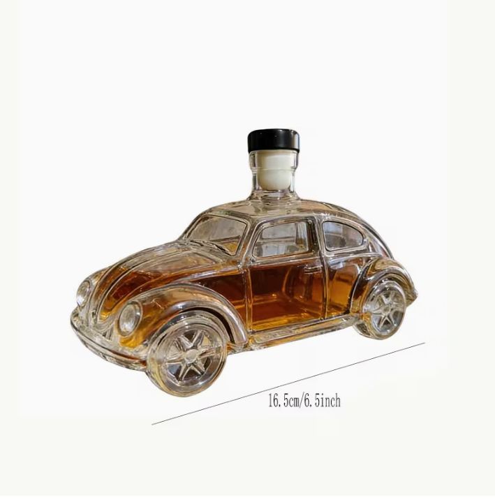 Retro karafa "Chrobák" – legendárne auto s gravírovaním na mieru
