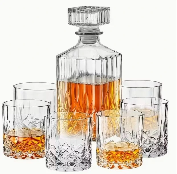 Elegantný set na whisky s personalizovaným gravírovaním (dekantér a 2 poháre)