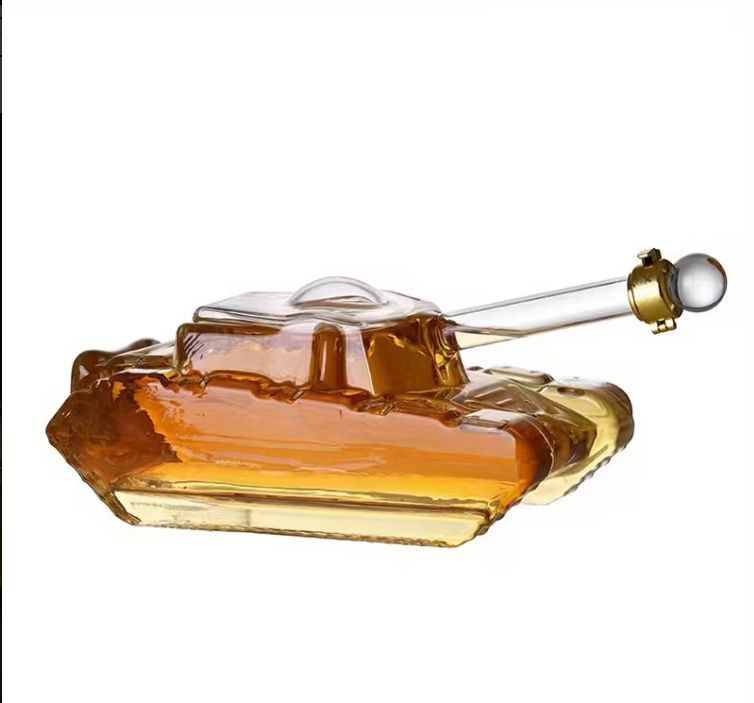 Exkluzívna Karafa "PANZER" (Tank) s gravírovaním - 1000 ml