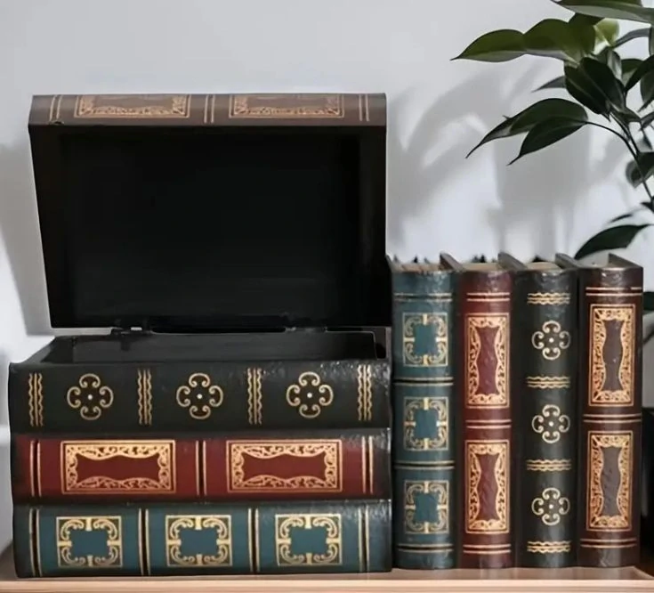 Drevená vintage truhlica s personalizovaným gravírovaním